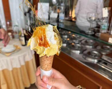 Ruvo, il gelato “incriminato” di Mokambo da 70 a 95 euro. Briatore: «Chi lo compra è un cretino»