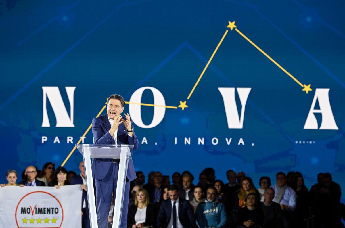 Verso il voto, Conte prepara il progetto di governo: i meloniani lo incalzano sul caso Covid Verso il voto, Conte prepara il progetto di governo: i meloniani lo incalzano sul caso Covid