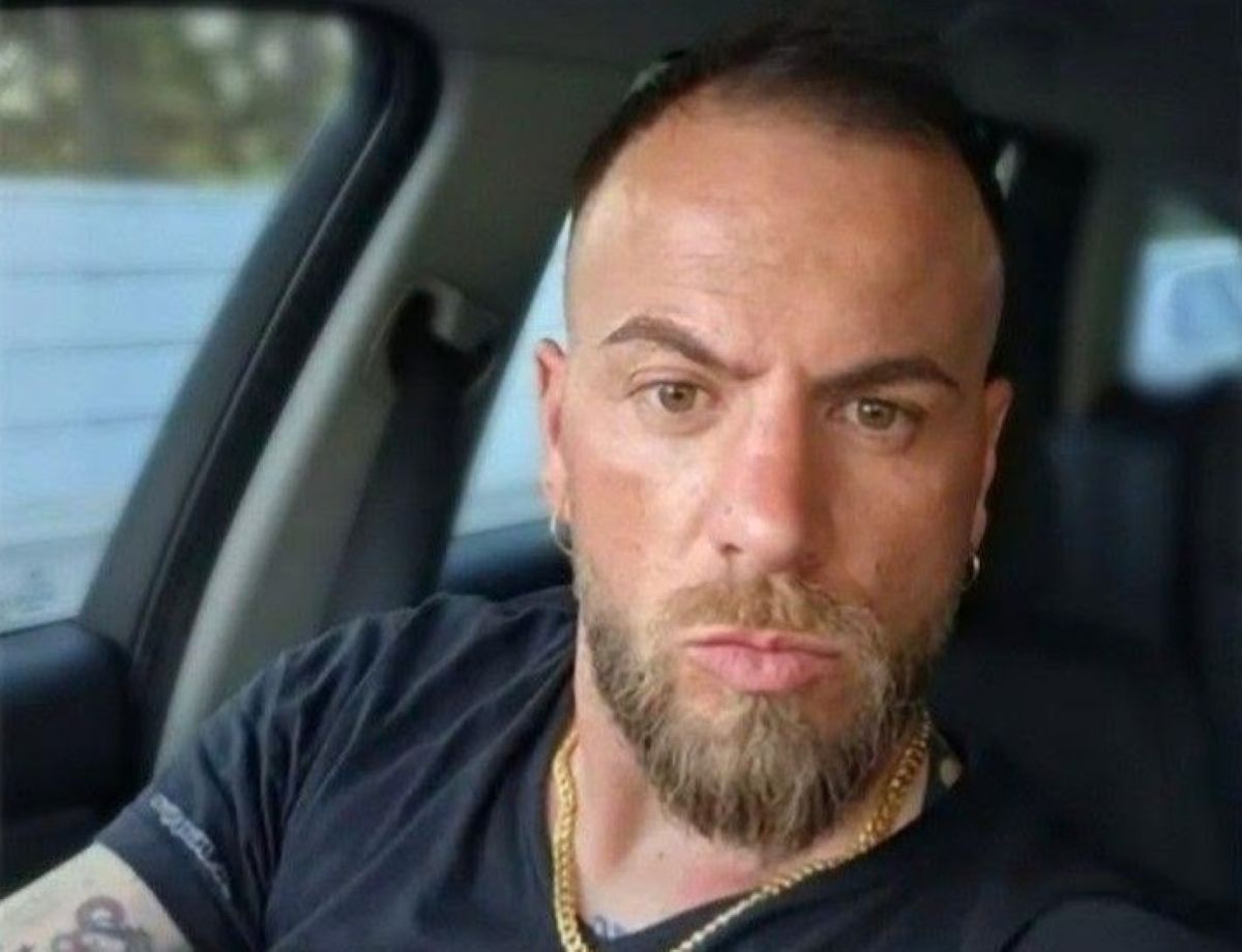 Incidente sulla A1, scoppia uno pneumatico e il camion si ribalta: muore il tarantino Danilo Rizzi Incidente sulla A1, scoppia uno pneumatico e il camion si ribalta: muore il tarantino Danilo Rizzi