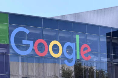 Stangata di Bruxelles sulle Big Tech: maxi multa da 890 milioni di euro a Google