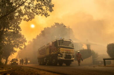 L’Europa brucia tra Francia e Spagna: oltre 150mila evacuati, in fuga via mare da Cap Ferret