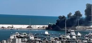 Manfredonia, esplosione e fiamme distruggono uno yacht