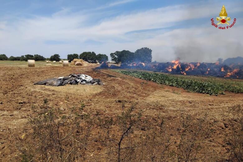 incendio rotoballe