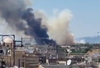 Incendio sulla Taranto-Massafra: a fuoco rifiuti e sterpaglie nella zona industriale – VIDEO