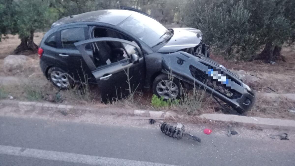 Tragedia nella notte sulla tangenziale di Andria, scontro a tre fatale: muore un ragazzo di 21 anni