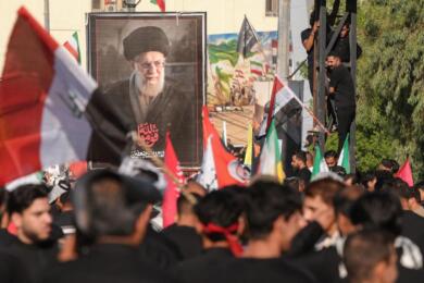 Iran, a Hormuz riprendono i raid. Trump: «Non mi piacciono queste persone. Tregua finita»