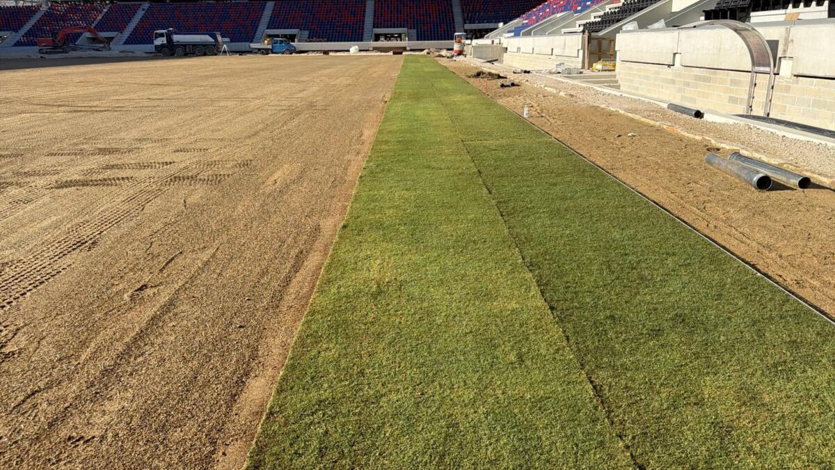 Giochi del Mediterraneo, via alla posa del manto erboso nello stadio “Iacovone” di Taranto – VIDEO