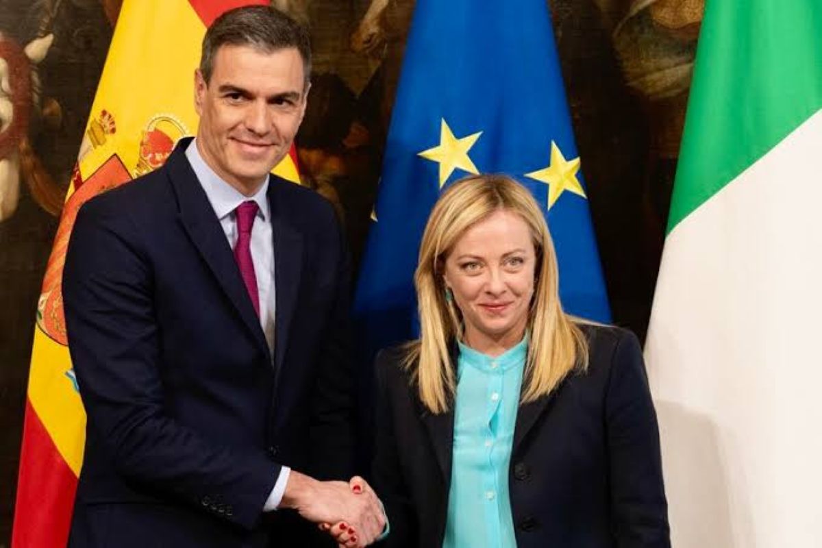 Migranti a Ceuta: l’Italia chiude le frontiere con la Spagna e sospende il Trattato di Schengen Migranti a Ceuta: l’Italia chiude le frontiere con la Spagna e sospende il Trattato di Schengen