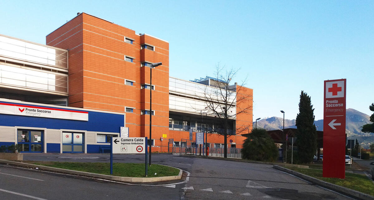 Lido di Camaiore, 80enne uccide l’ex moglie ricoverata e si lancia dalla finestra dell’ospedale Lido di Camaiore, 80enne uccide l’ex moglie ricoverata e si lancia dalla finestra dell’ospedale