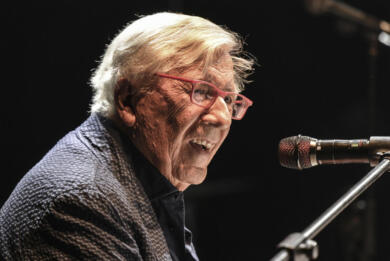 I 60 anni di carriera di Peppino di Capri: dalle esibizioni per i militari americani alla duplice vittoria di Sanremo