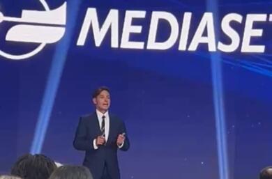 Mediaset, crescono ascolti e qualità. Pier Silvio Berlusconi: «Crediamo nella forza della tv» – VIDEO
