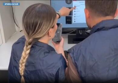 Pavia, 17enne italiana arrestata per terrorismo: cercava informazioni per costruire una bomba