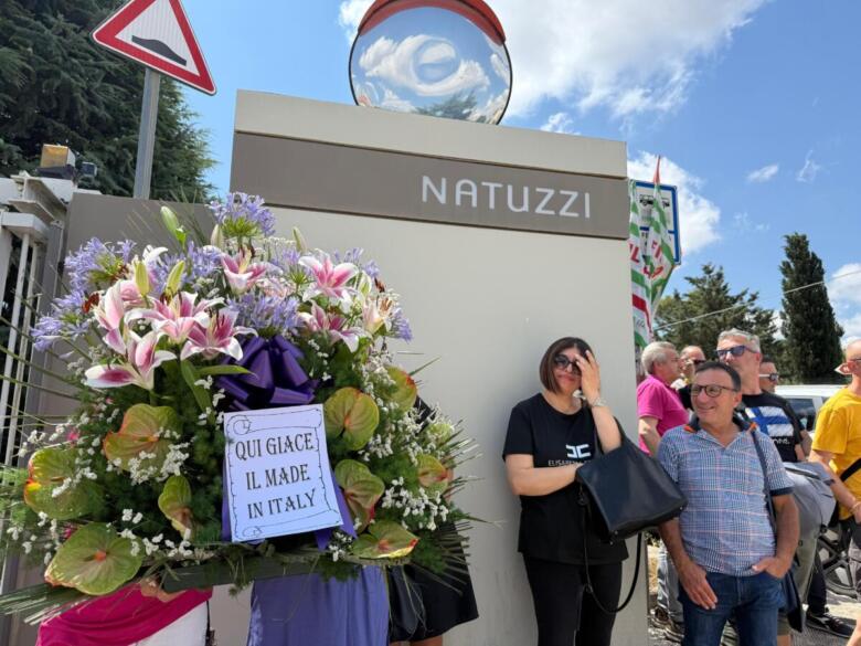 protesta lavoratori natuzzi