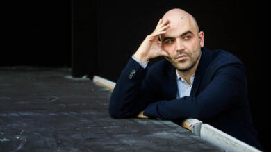 Roberto Saviano al Libro possibile vent’anni dopo Gomorra: «Le mafie hanno vinto, non vedo spiragli» – L’INTERVISTA