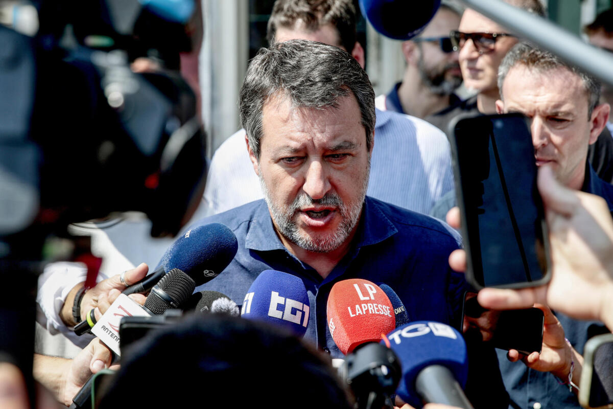 Salvini a Bollate per visitare Roggero dopo la prima notte in cella Salvini a Bollate per visitare Roggero dopo la prima notte in cella