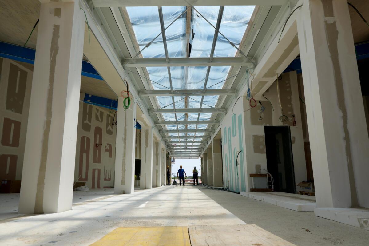 Riparte la linea Bari-Putignano: Decaro e Piemontese nei cantieri sotterranei di Triggiano e Capurso