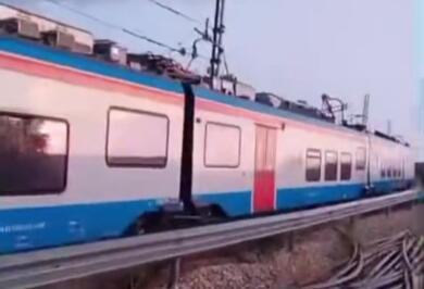 Fulmine sulla linea elettrica, disagi ai treni: tecnici delle Ferrovie del Gargano al lavoro – VIDEO