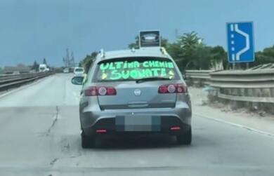 «Ultima chemio, suonate»: la festa di clacson sulla Ss 16 bis su invito gioioso del papà a Barletta