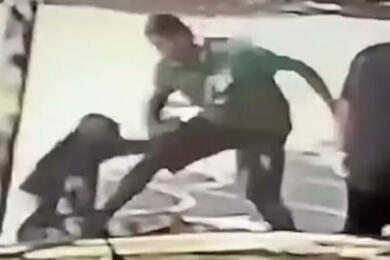 Clochard massacrato di botte e ucciso a Caserta: spunta il video shock dell’aggressione