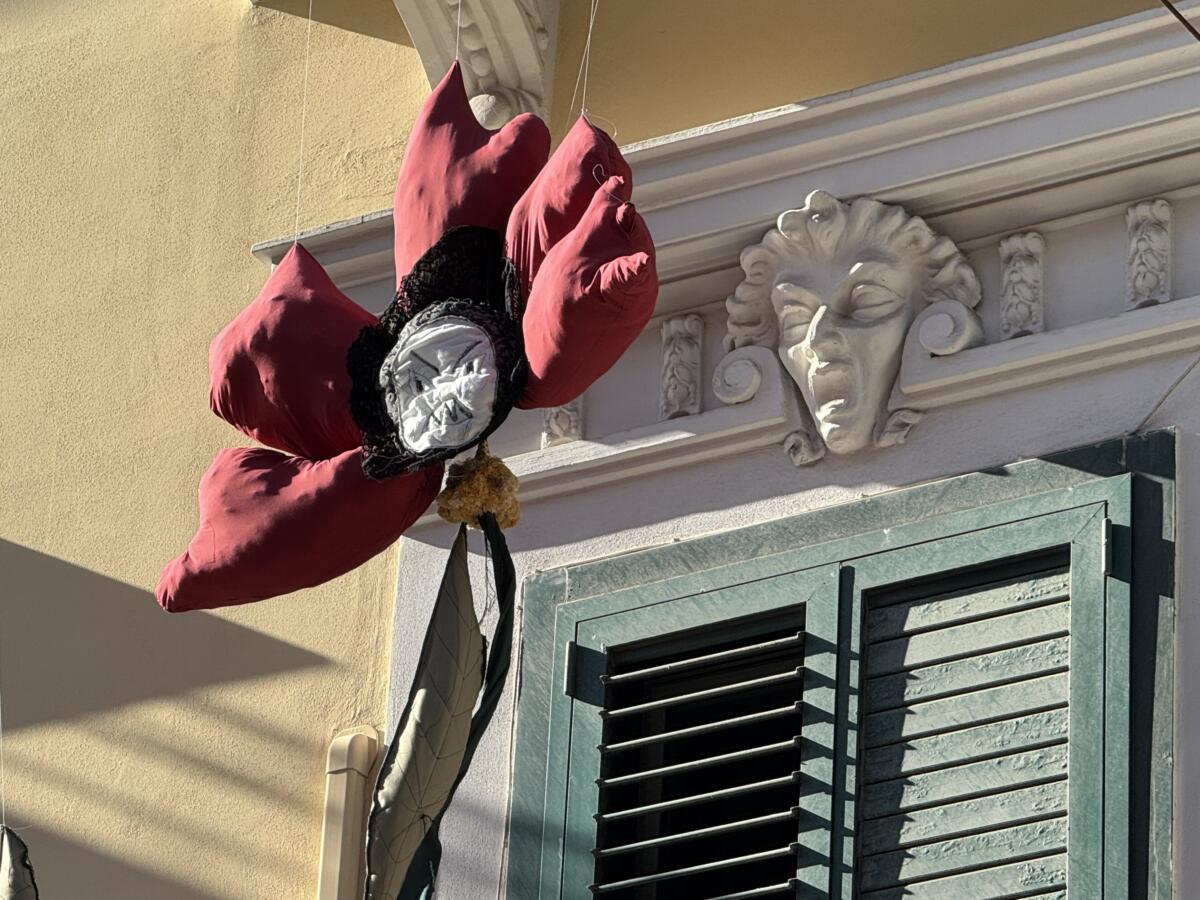 L’arte sui balconi di Madonnella: a Bari torna “Il mattino ha Lory in bocca” con 70 artisti e 7 giorni di festa – FOTO