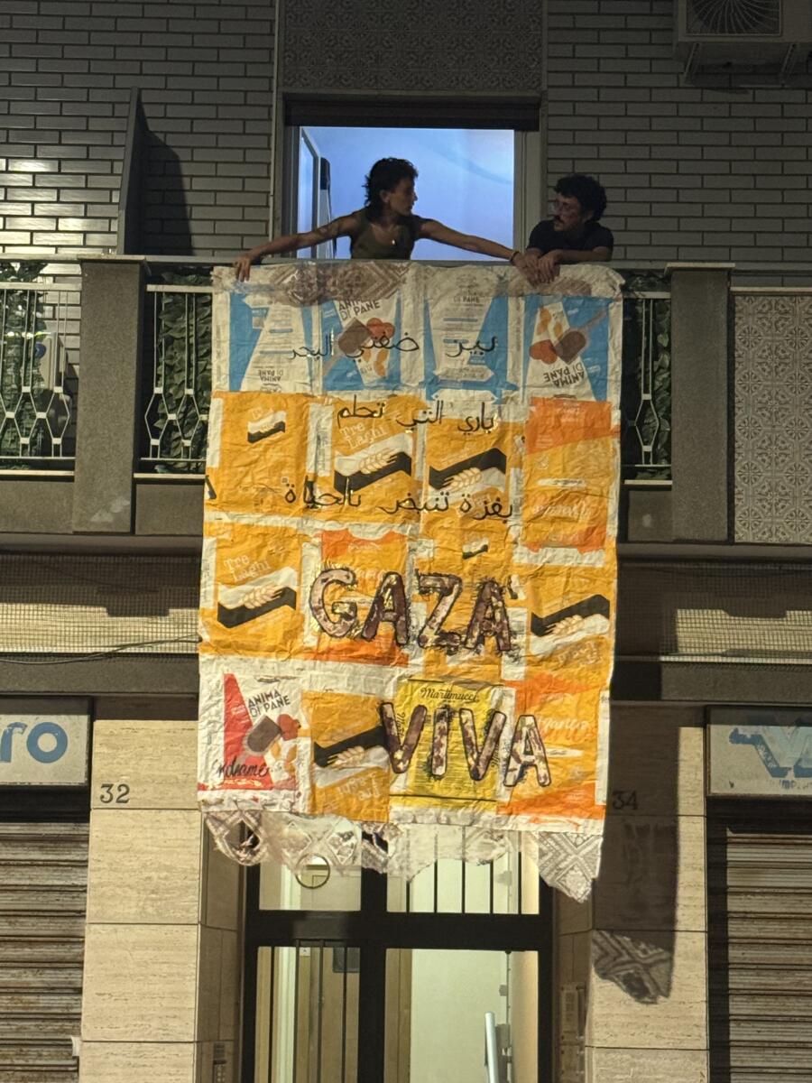 L’arte sui balconi di Madonnella: a Bari torna “Il mattino ha Lory in bocca” con 70 artisti e 7 giorni di festa – FOTO