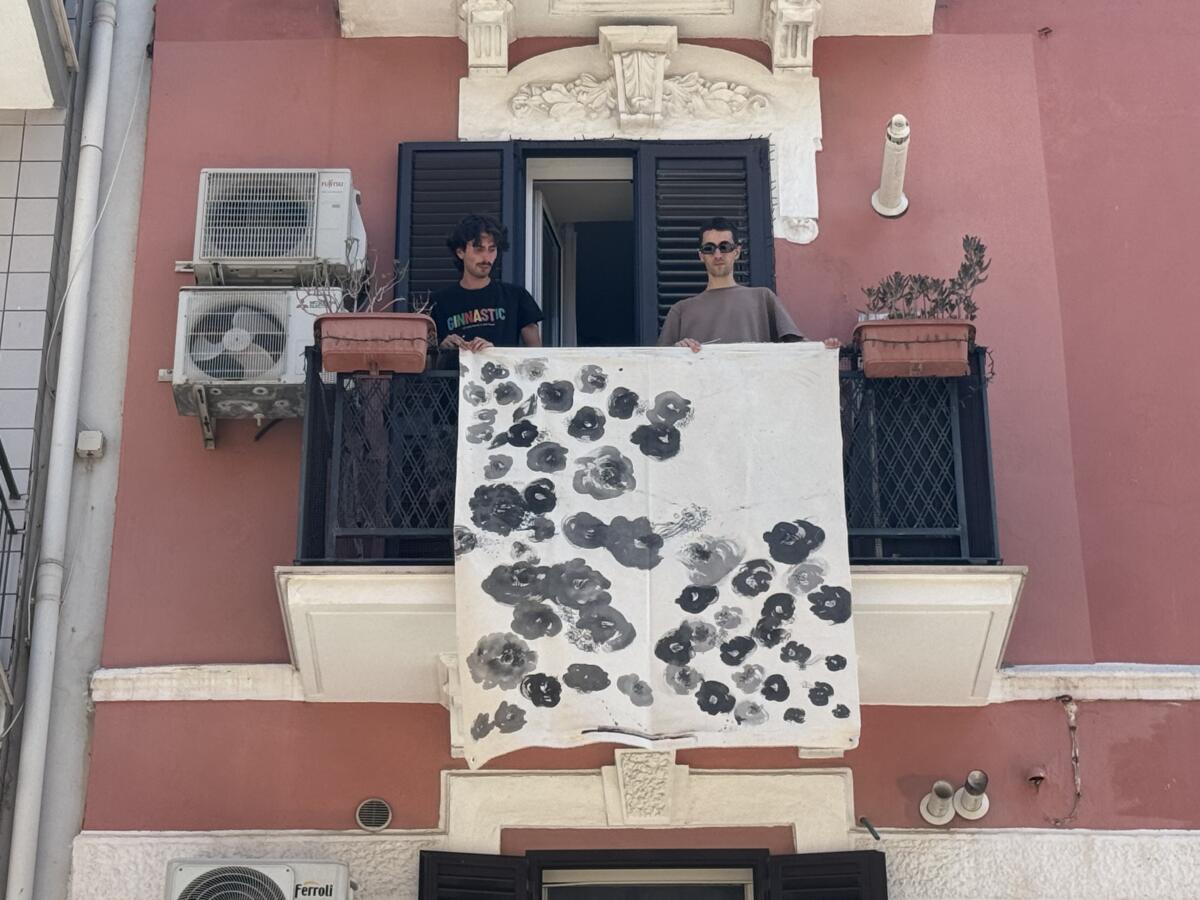 L’arte sui balconi di Madonnella: a Bari torna “Il mattino ha Lory in bocca” con 70 artisti e 7 giorni di festa – FOTO