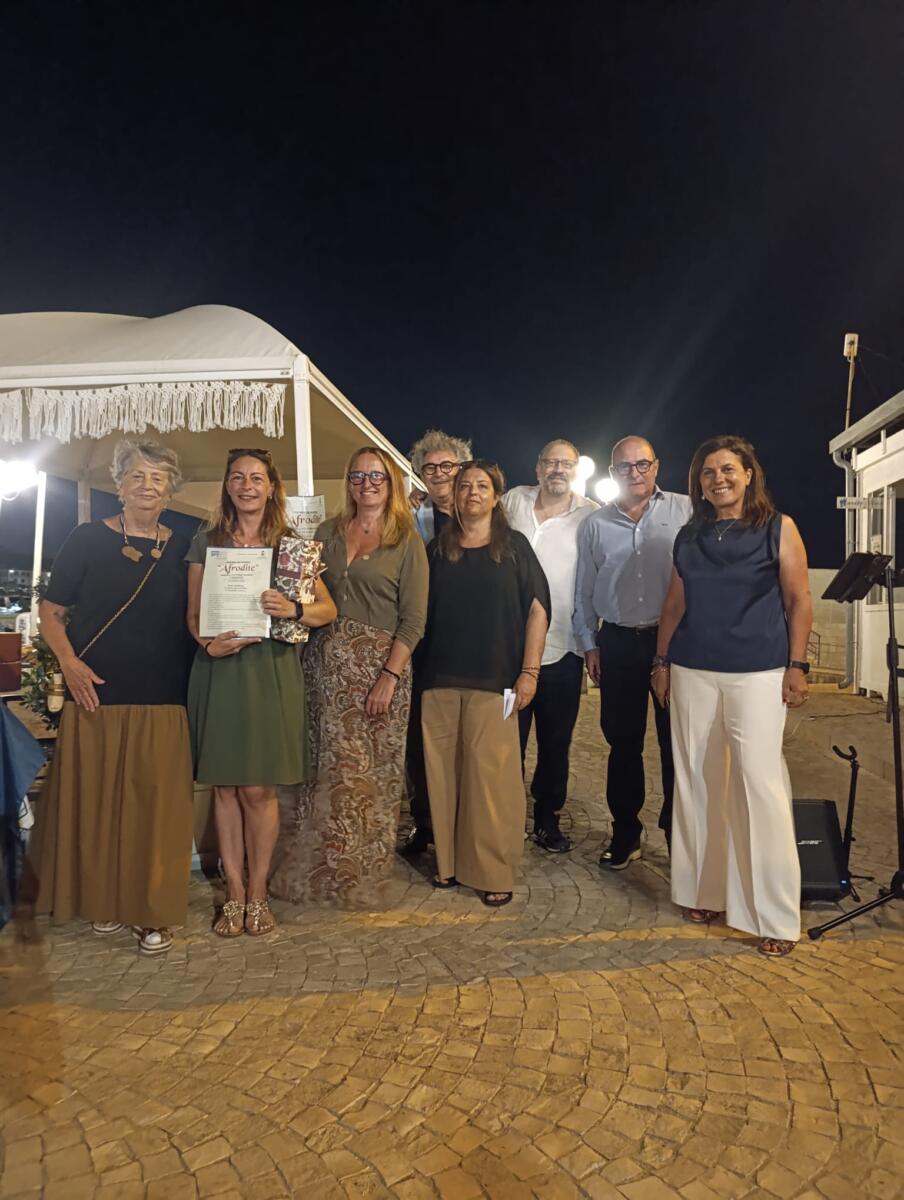 “Ave Maria piena di rabbia”, la poesia di una detenuta del carcere di Lecce vince il premio Afrodite – FOTO “Ave Maria piena di rabbia”, la poesia di una detenuta del carcere di Lecce vince il premio Afrodite – FOTO