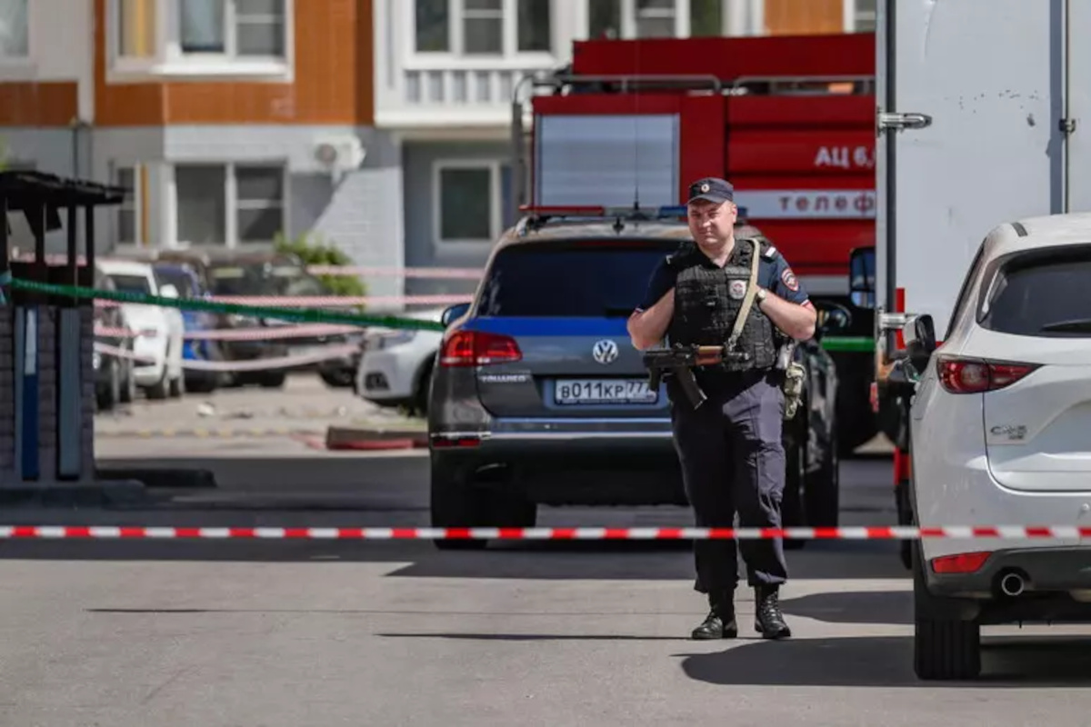 Mosca, bomba al ristorante dove era in corso il party del generale Chaiko: tre morti e 21 feriti Mosca, bomba al ristorante dove era in corso il party del generale Chaiko: tre morti e 21 feriti