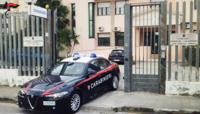 San Giorgio Ionico, sorpresi in auto con merce rubata nei supermercati: arrestati due giovani