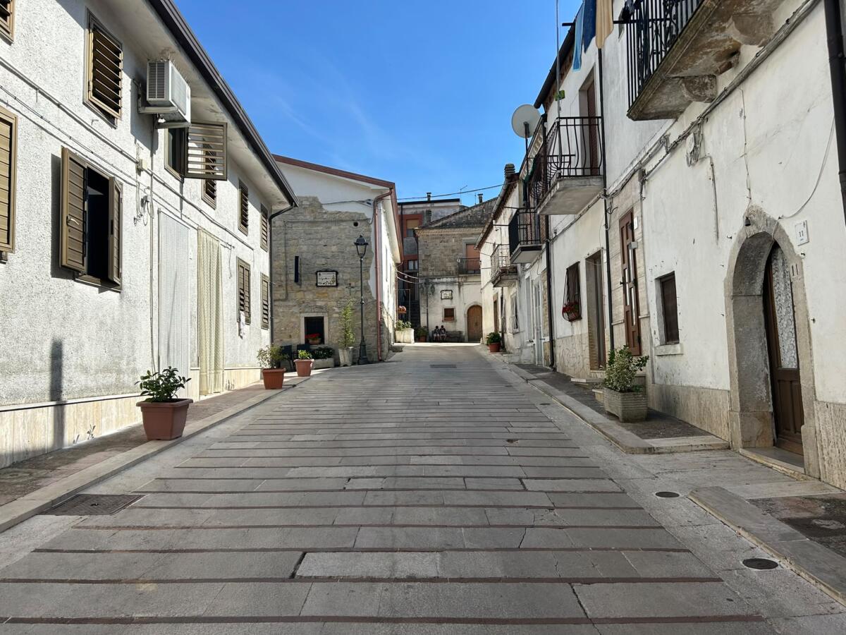 Celle di San Vito, il borgo alveare dove si vive dando del tu al vicino di casa Celle di San Vito, il borgo alveare dove si vive dando del tu al vicino di casa