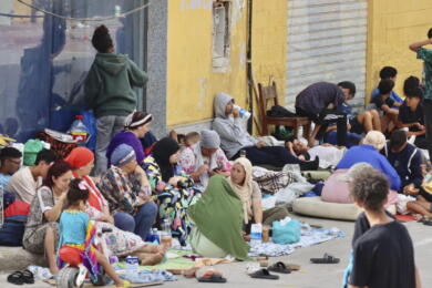 Ceuta, disordini e scontri dopo l’ondata di arrivi: domani vertice di emergenza dell’Ue