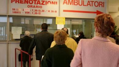Il “mago” Decaro e il taglio alle liste d’attesa: «Facile facendo sparire le impegnative»