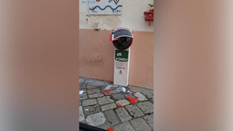 defibrillatore danneggiato
