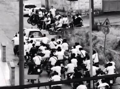 Andria, i funerali di “Cocco”: corteo di moto accompagna il feretro. Le immagini su TikTok