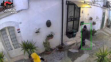 San Nicandro Garganico, in poche ore rubano in un appartamento e in un negozio: due arresti – VIDEO