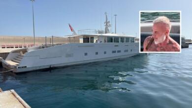 Monopoli, il superyacht di Gianluca Vacchi approda al molo di Tramontana: a bordo 11 persone