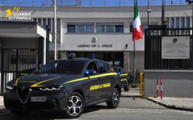 Rapina da 620 euro al McDonald’s di Brindisi e spaccio di droga: arrestate cinque persone