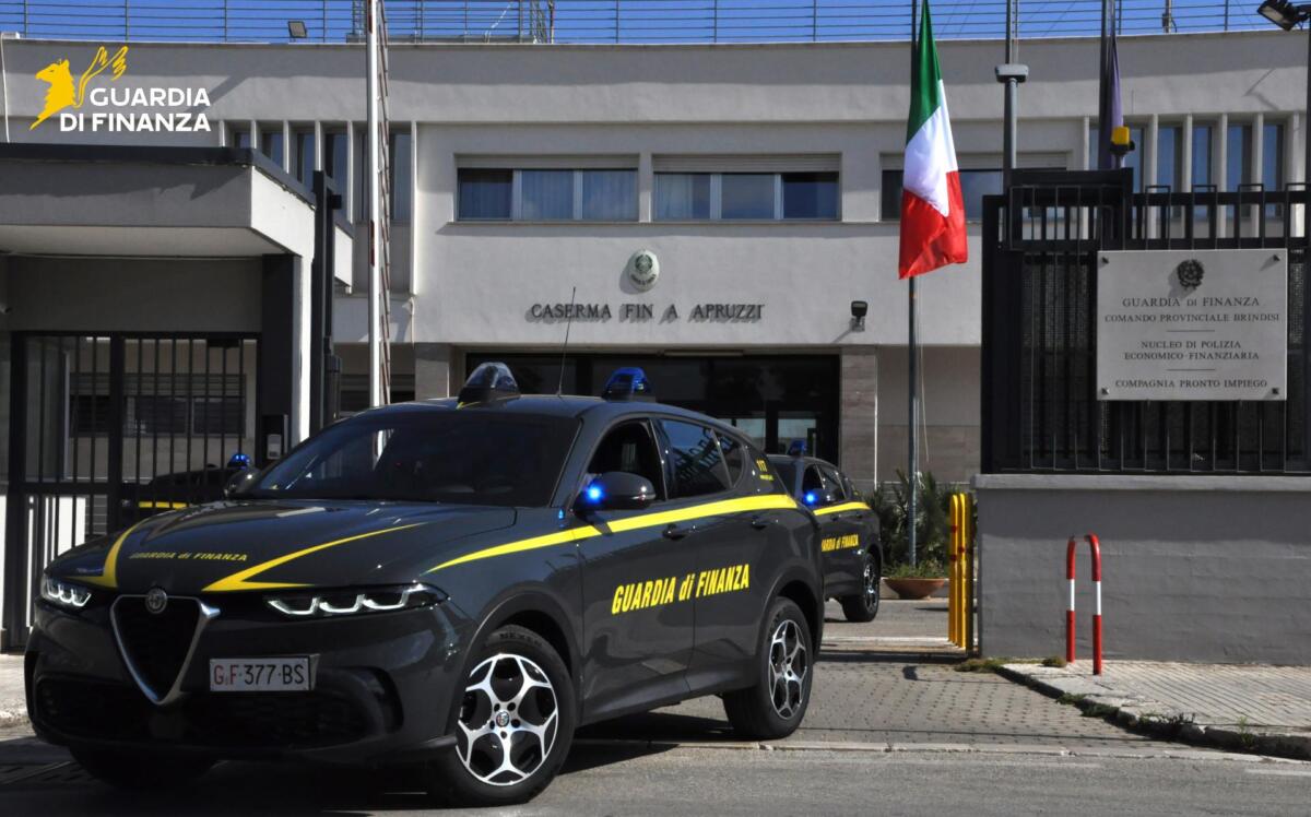 Rapina da 620 euro al McDonald’s di Brindisi e spaccio di droga: arrestate cinque persone Rapina da 620 euro al McDonald’s di Brindisi e spaccio di droga: arrestate cinque persone