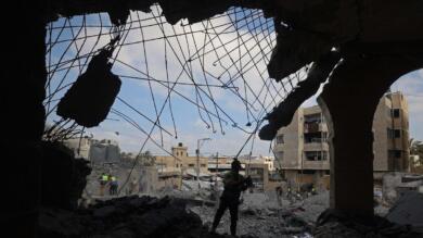 L’Idf a Gaza: ucciso un comandante di Hamas del 7 ottobre. Khamenei agli Usa: «Riconoscete il vero nemico»