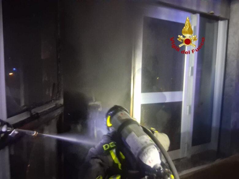 incendio palestra brindisi