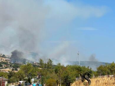 Fiamme sul Gargano: incendio a San Giovanni Rotondo lungo la provinciale per Cagnano Varano
