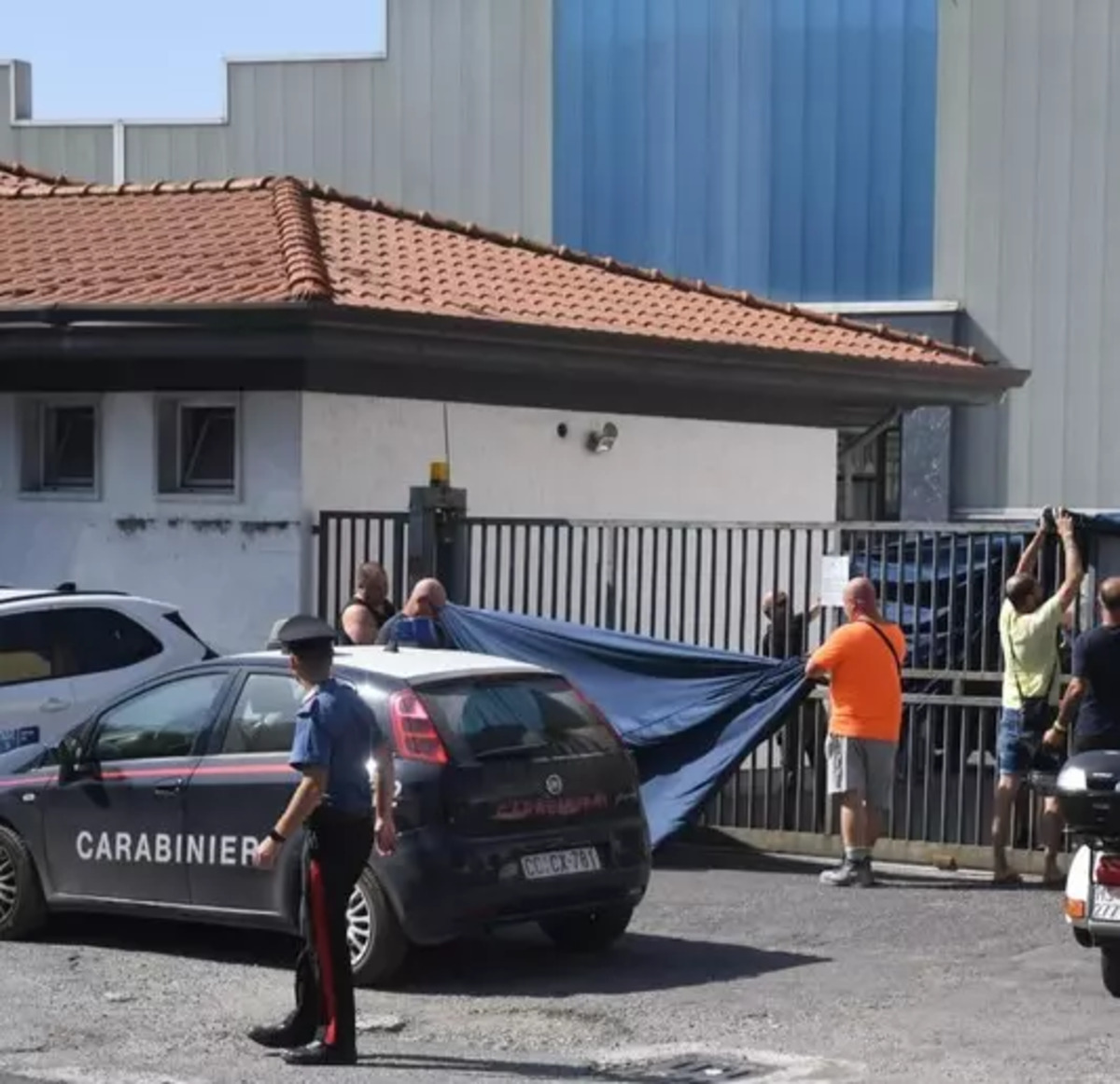 Incidente sul lavoro a Carrara: operaio di 44 anni muore schiacciato da lastre di marmo Incidente sul lavoro a Carrara: operaio di 44 anni muore schiacciato da lastre di marmo