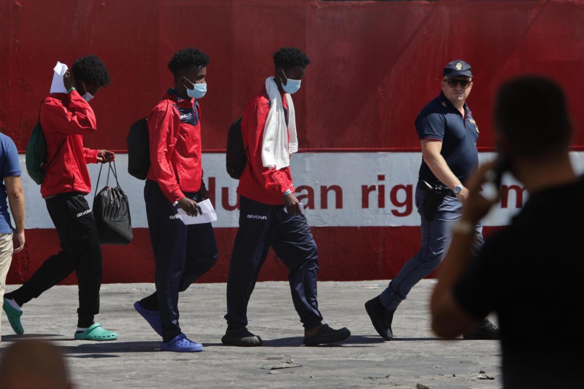 Migranti, Meloni rassicura: «L’accordo tutela l’Italia». E all’opposizione: «Nessun boomerang» Migranti, Meloni rassicura: «L’accordo tutela l’Italia». E all’opposizione: «Nessun boomerang»