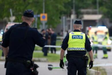 Svezia, uomo entra in una scuola con una spada e ferisce diverse persone