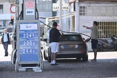 Controesodo e caro-benzina, la stangata: mezzo miliardo di euro in più rispetto all’estate scorsa