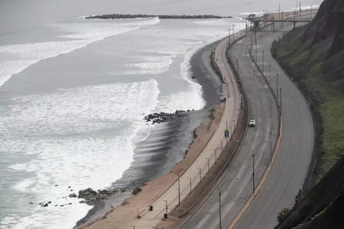Forte scossa di terremoto magnitudo 6.7 in Perù: zone a rischio monitorate, pericolo tsunami escluso Forte scossa di terremoto magnitudo 6.7 in Perù: zone a rischio monitorate, pericolo tsunami escluso