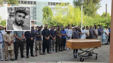 Bracciante trovato morto nel bagagliaio di un’auto a Borgo Mezzanone, l’ultimo saluto a Sadam Houssain – VIDEO
