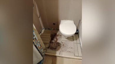 Bari, water nella doccia e aria irrespirabile: scoperto un b&b abusivo nella Città Vecchia