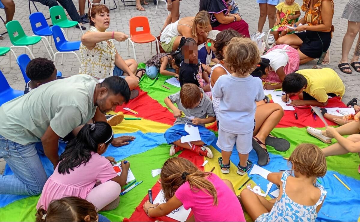 A Bari apre il primo “Temporary Shop” gratuito per le famiglie: scuola, abiti e giochi nell’hub Manzari-Buonvino – FOTO
