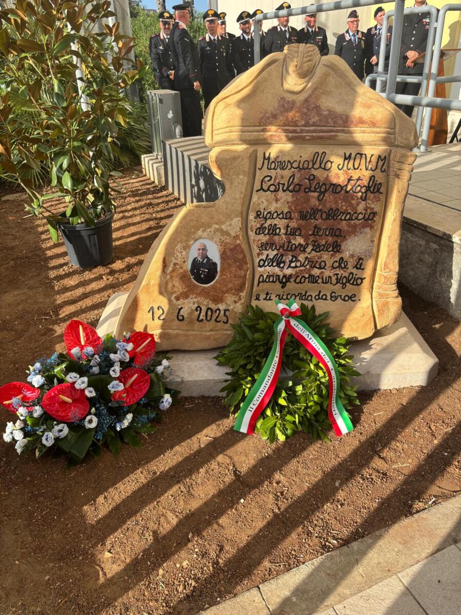 Francavilla Fontana, inaugurato il cippo commemorativo per l’eroe Carlo Legrottaglie – FOTO Francavilla Fontana, inaugurato il cippo commemorativo per l’eroe Carlo Legrottaglie – FOTO